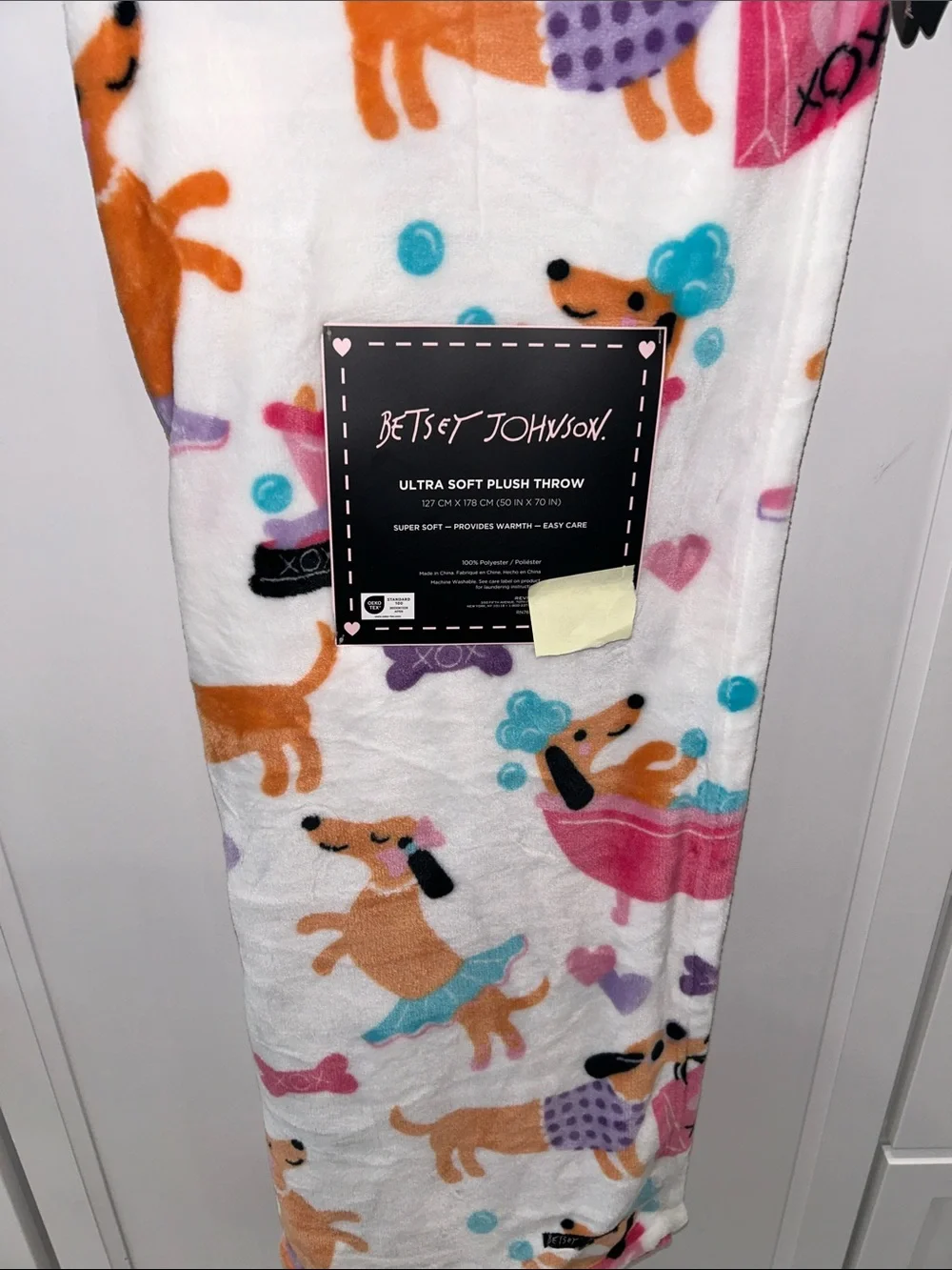 Betsey Johnson Dachshund Doxie Divas Soft Plush Throw Blanket 50”x70”